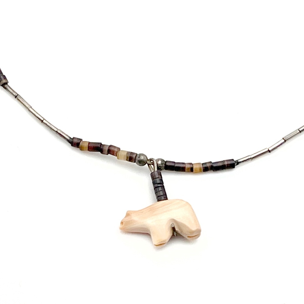 Vintage 80's Native American Carved Bear Fetish Necklace